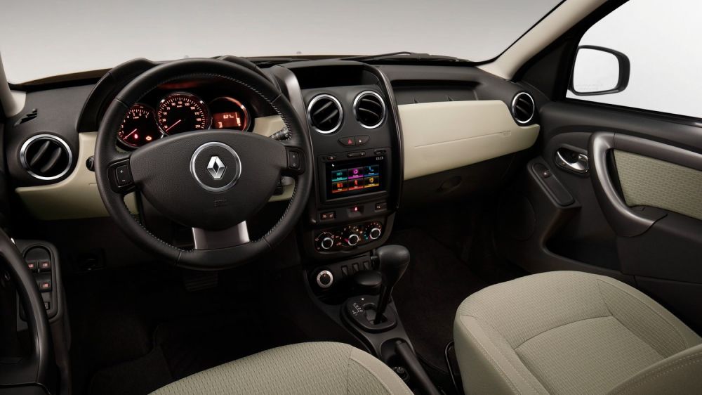 Салон автомобиля Renault Duster Салон Renault Duster