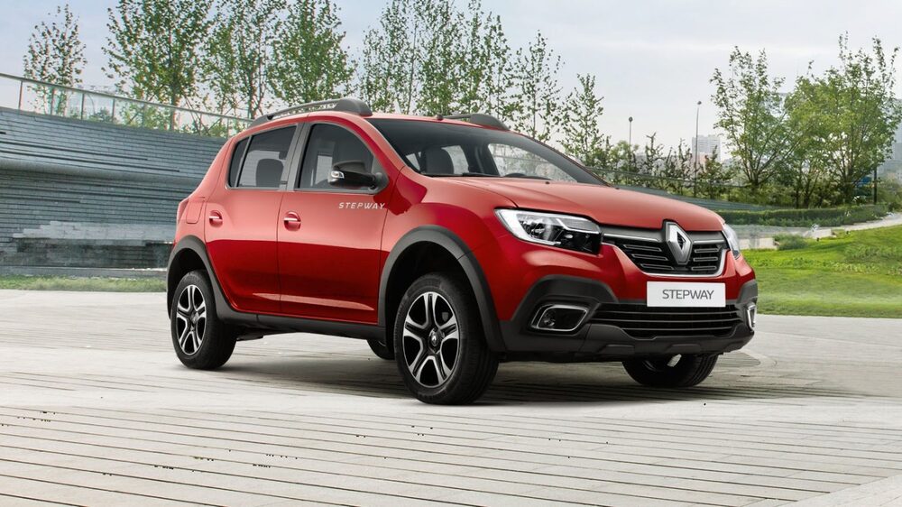 Renault Sandero в красном цвете Renault Sandero