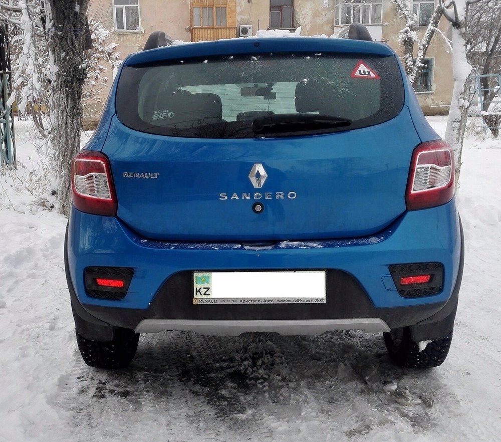 Renault Sandero Stepway вид сзади Renault Sandero Stepway
