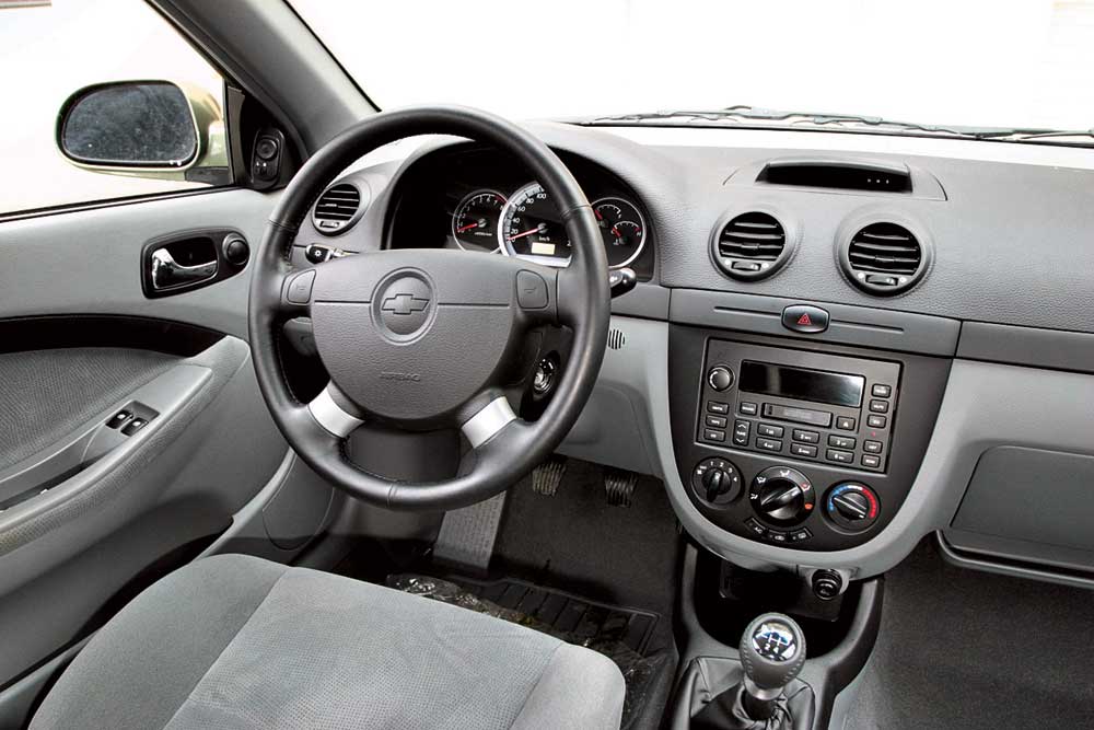 Салон Chevrolet Lacetti изнутри Салон Chevrolet Lacetti изнутри