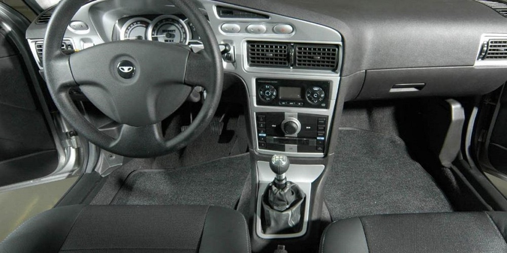 Daewoo Nexia салон Салон автомобиля Daewoo Nexia