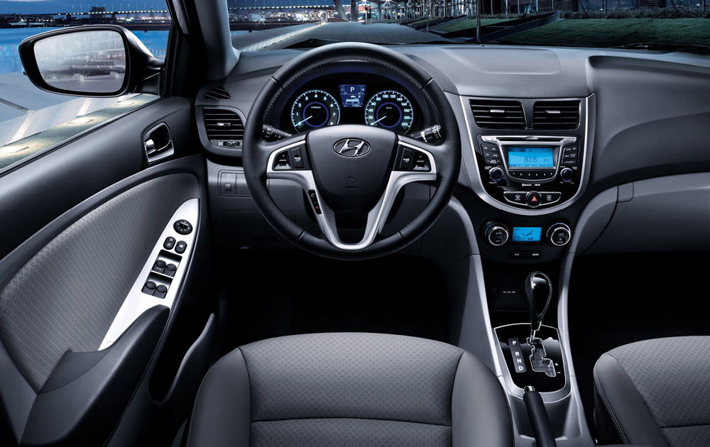 В салоне автомобиля Hyundai Solaris В салоне автомобиля Hyundai Solaris