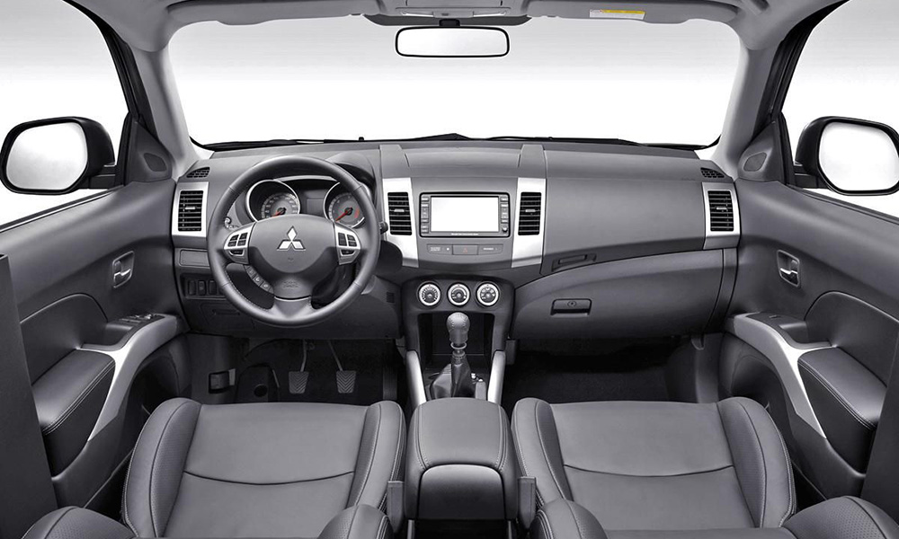 Салон Mitsubishi Outlander Салон Mitsubishi Outlander