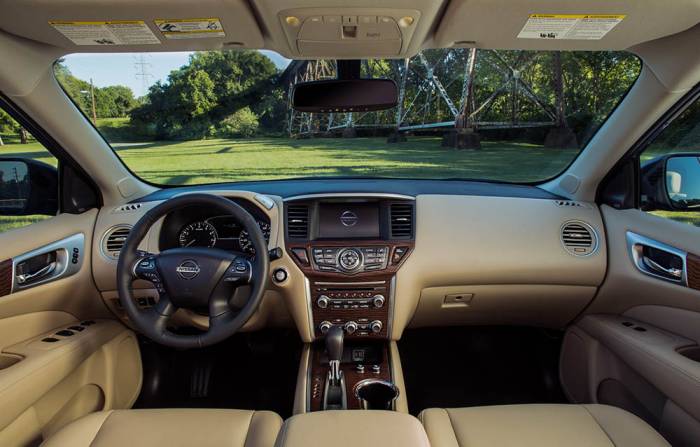 Интерьер Nissan Pathfinder Салон Nissan Pathfinder