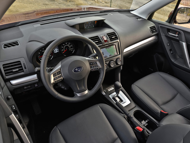 В салоне автомобиля Subaru Forester В салоне автомобиля Subaru Forester