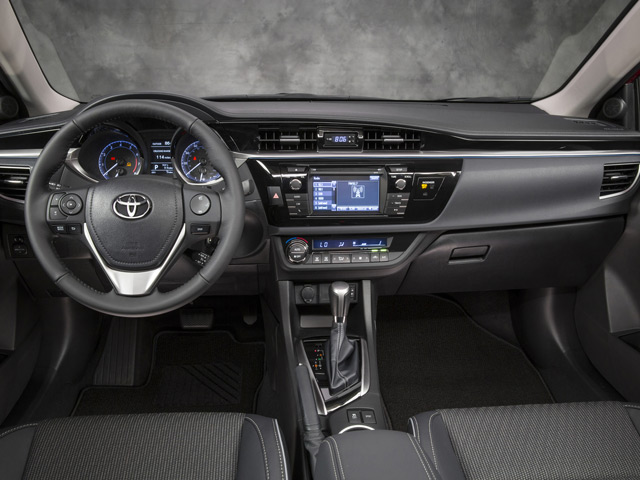 В салоне автомобиля Toyota Corolla В салоне автомобиля Toyota Corolla