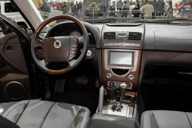 В салоне автомобиля SsangYong Rexton В салоне автомобиля SsangYong Rexton