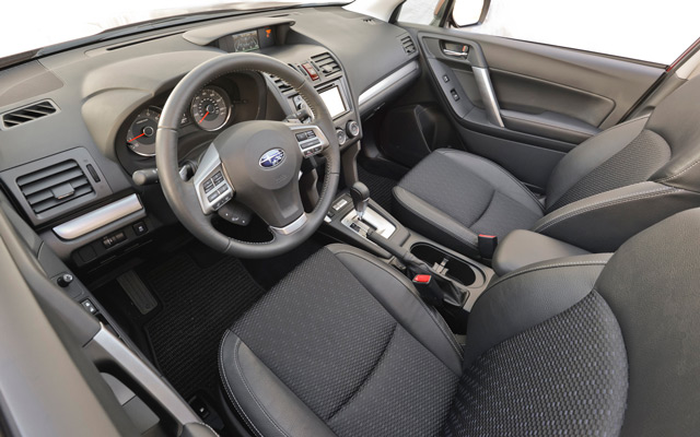В салоне автомобиля Subaru Forester В салоне автомобиля Subaru Forester