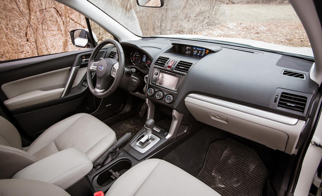 В салоне автомобиля Subaru Forester В салоне автомобиля Subaru Forester