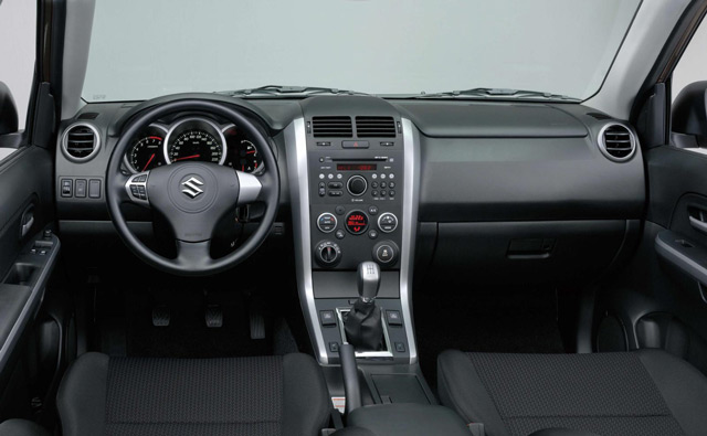 Салон автомобиля Suzuki Grand Vitara Салон автомобиля Suzuki Grand Vitara