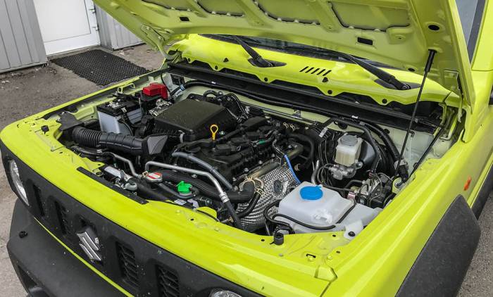 Моторный отсек Suzuki Jimny Suzuki Jimny под капотом
