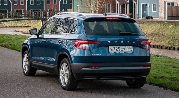 Вид Skoda Karoq сзади Сзади Skoda Karoq