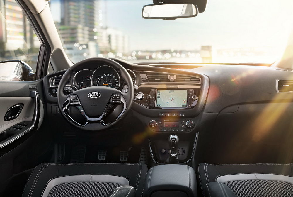 Рулевая панель Kia Ceed смотрится по-европейски стильно Рулевая панель Kia Ceed