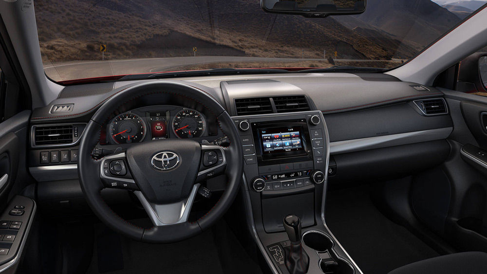 В салоне автомобиля Toyota Camry В салоне автомобиля Toyota Camry