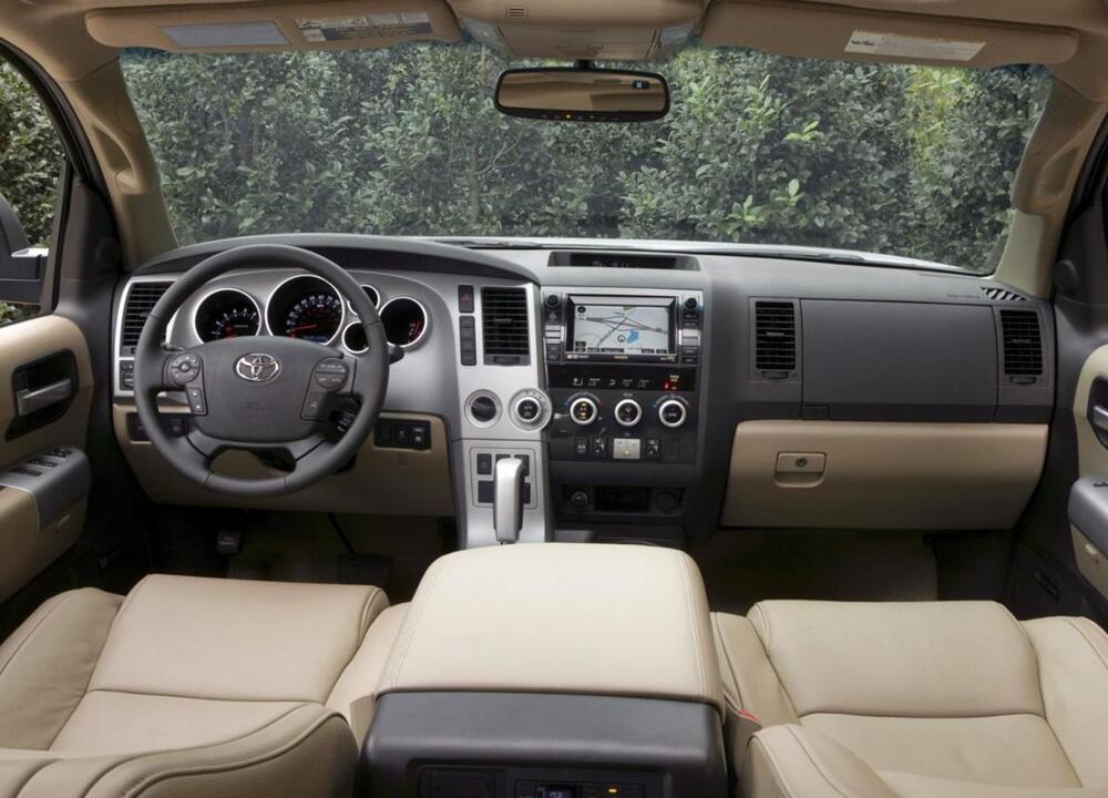 Салон Toyota Sequoia Toyota Sequoia салон