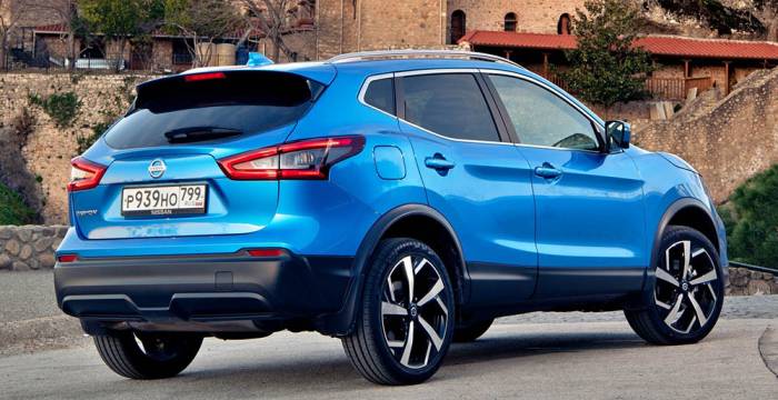 Как выглядит Nissan Qashqai сзади Вид Nissan Qashqai сзади