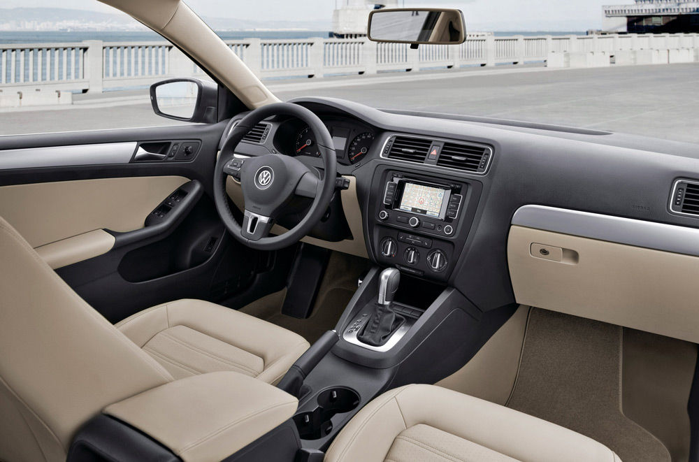 В салоне автомобиля Volkswagen Jetta В салоне автомобиля Volkswagen Jetta