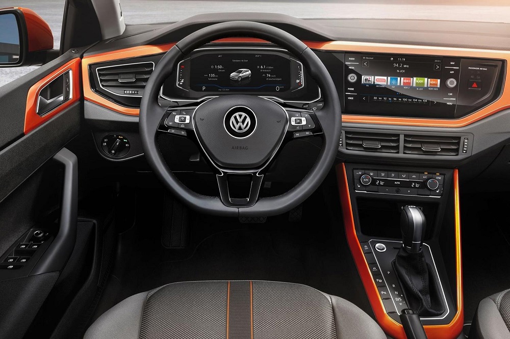 Салон автомобиля Volkswagen Polo Volkswagen Polo салон
