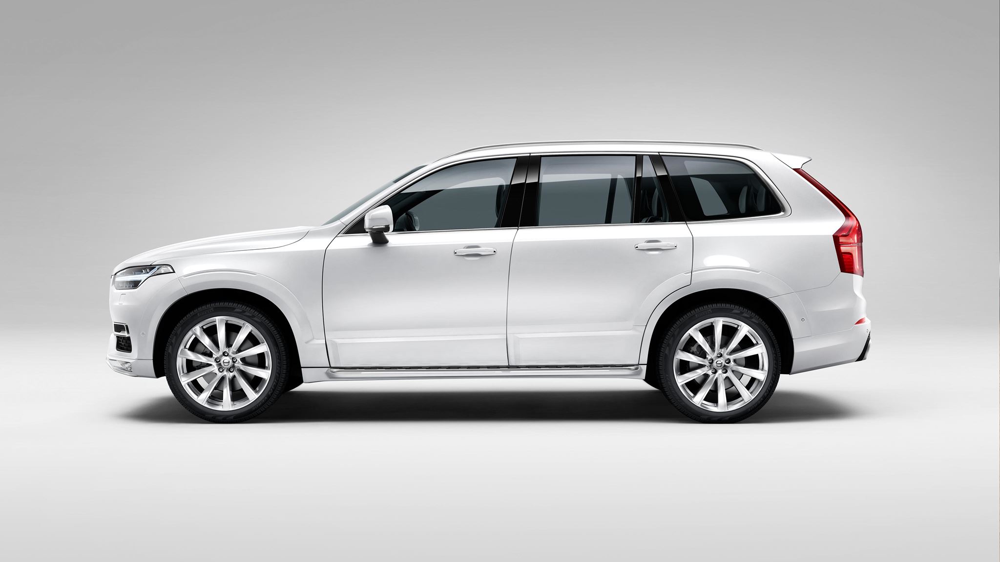 Volvo XC90 вид сбоку Volvo XC90