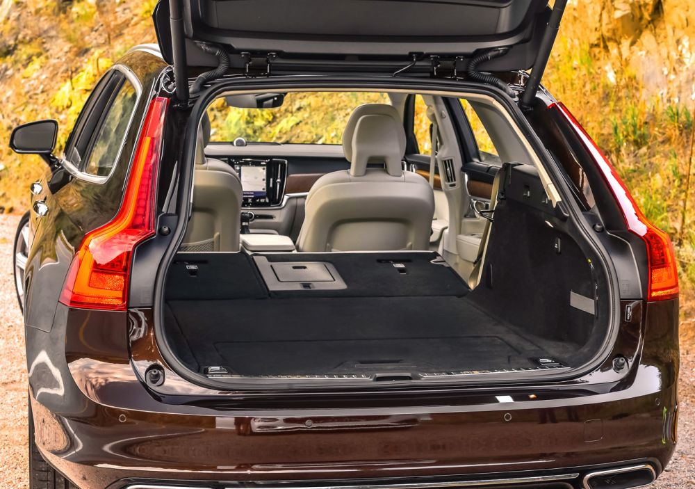 Вместительность багажника Volvo XC90 Багажник Volvo XC90